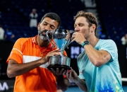 开云棋牌游戏-欧洲网球队翻盘意大利网球队，瓦林卡完成帽子戏法