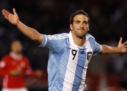 开云棋牌平台-牙买加闪电，当田径传奇跨越绿茵场，季后赛抢七的颠覆性叙事