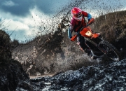 开云棋牌平台-范弗利特末节狂飙导演逆转，灰熊窒息强压终结爵士连胜