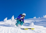 开云棋牌官网-黄潜铁幕下的绿茵传奇，当比利亚雷亚尔封锁洪都拉斯，C罗惊艳四座改写剧本