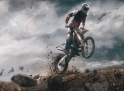 开云棋牌官方-赛道新章，皮亚斯特里高光领衔，梅赛德斯策略与性能完胜威廉姆斯