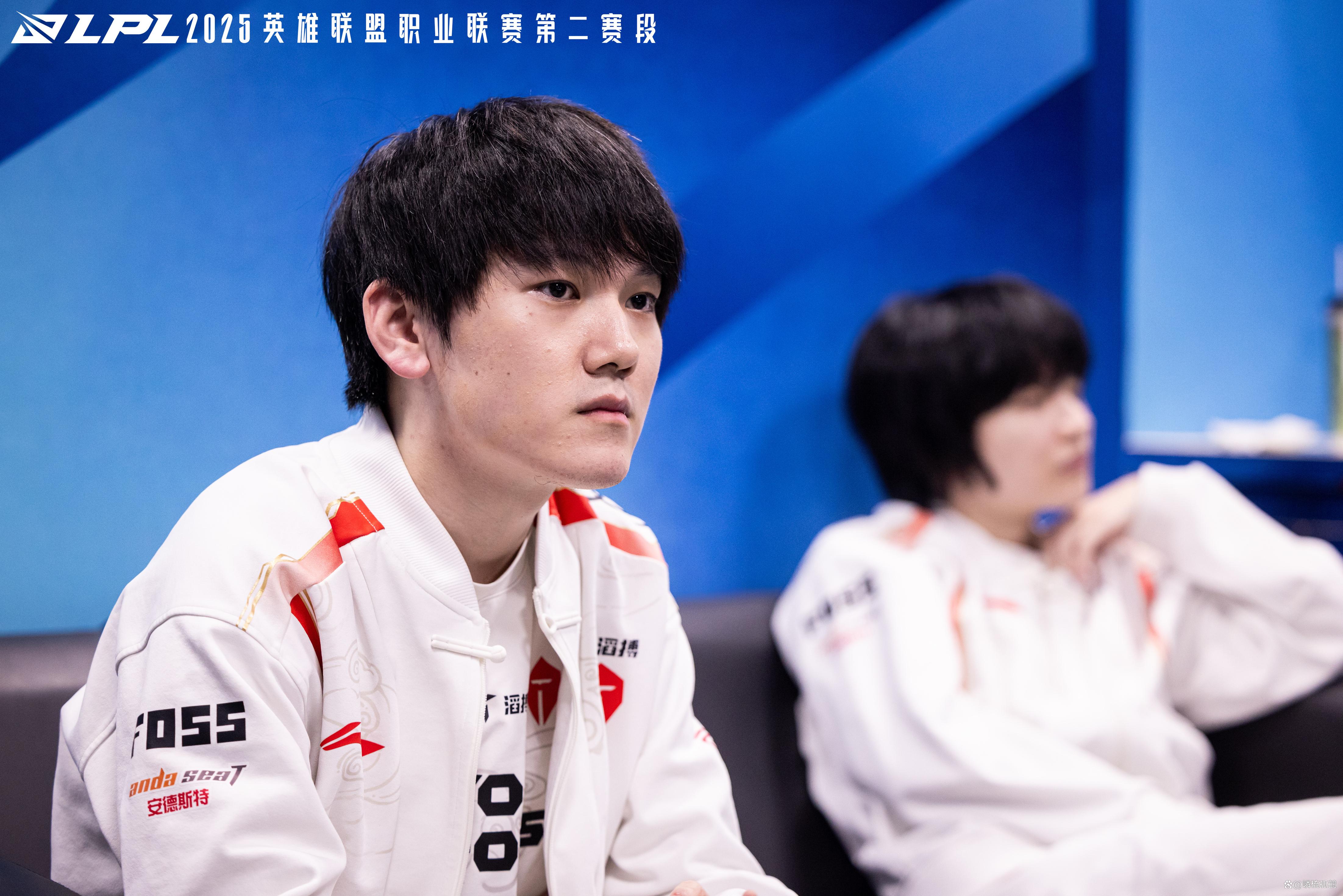 关于TES险胜EDG,Crisp拿下关键大龙强强对话四强赛,强势挺进下一轮的信息 关于TES险胜EDG,Crisp拿下关键大龙强强对话四强赛,强势挺进下一轮的信息