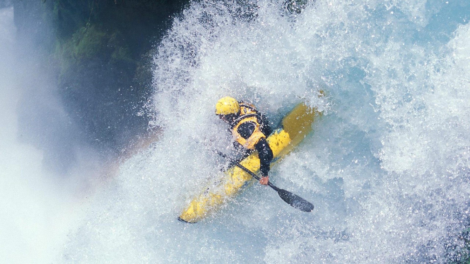 巴黎铁塔下的无解之谜，当卢卡库遇上新西兰，足球的降维打击